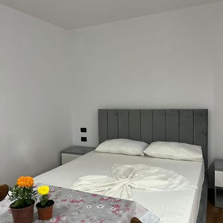 Hotel Vila Herta Durrës 外观 照片