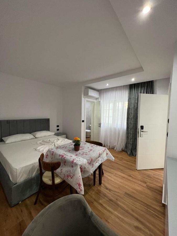 Hotel Vila Herta Durrës 外观 照片